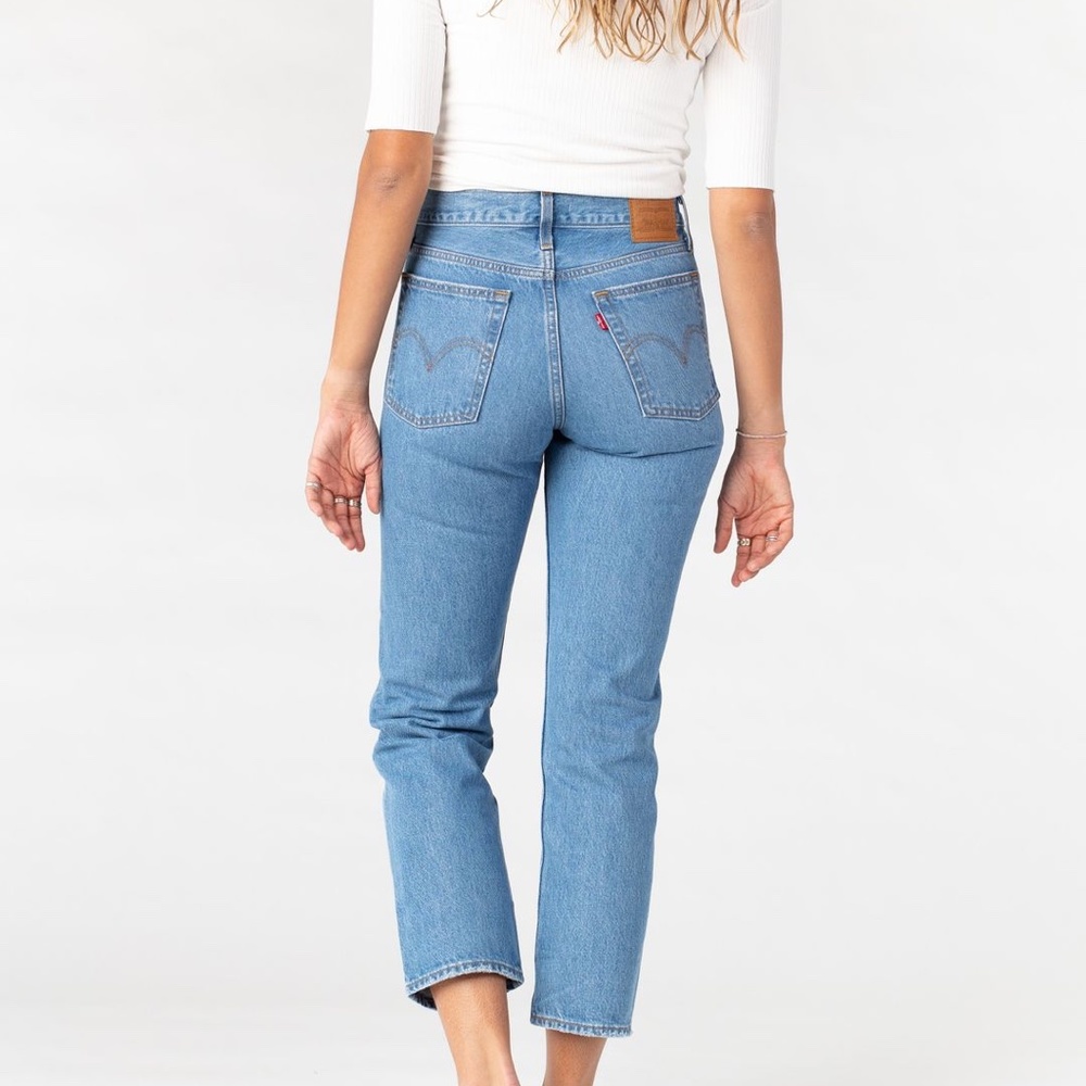 NWT! Levi's Wedgie Straight Fit Jeans / 26/30 / Oxnard Haze - Medium Wash